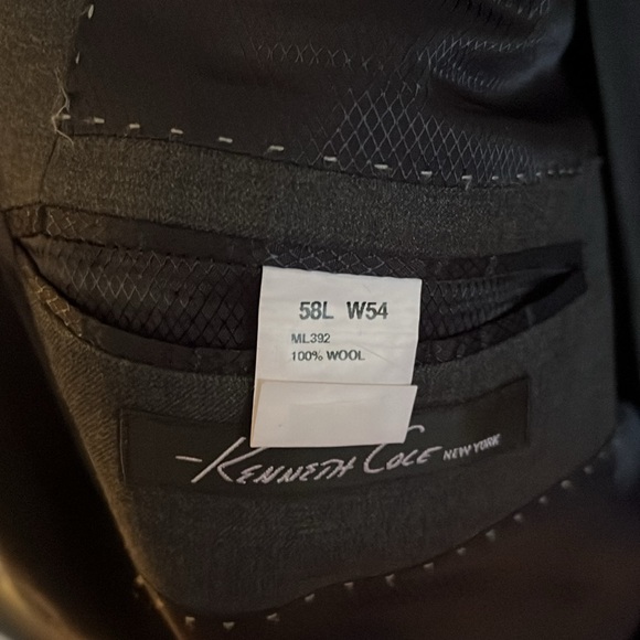 Kenneth Cole 2 piece 2 button suit in charcoal. 58 long coat - Picture 3 of 14